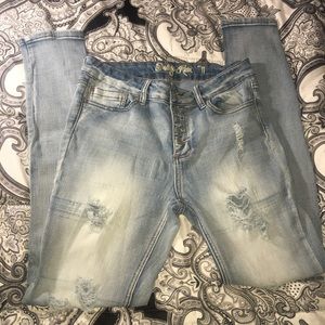 Indigo Rein Distressed Jeans